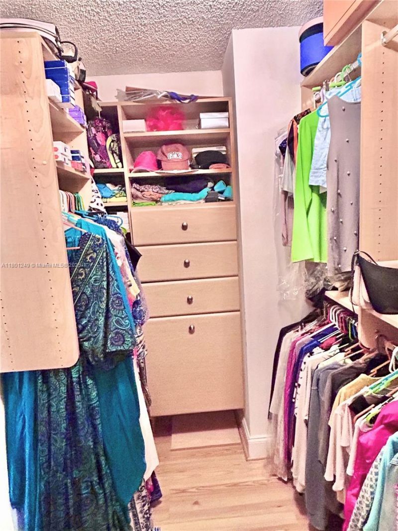 600 Three Islands Blvd, Unit 905, Hallandale Beach, FL 33009 Photo