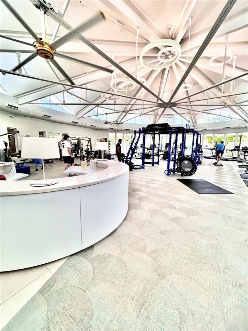 600 Three Islands Blvd, Unit 905, Hallandale Beach, FL 33009 Photo