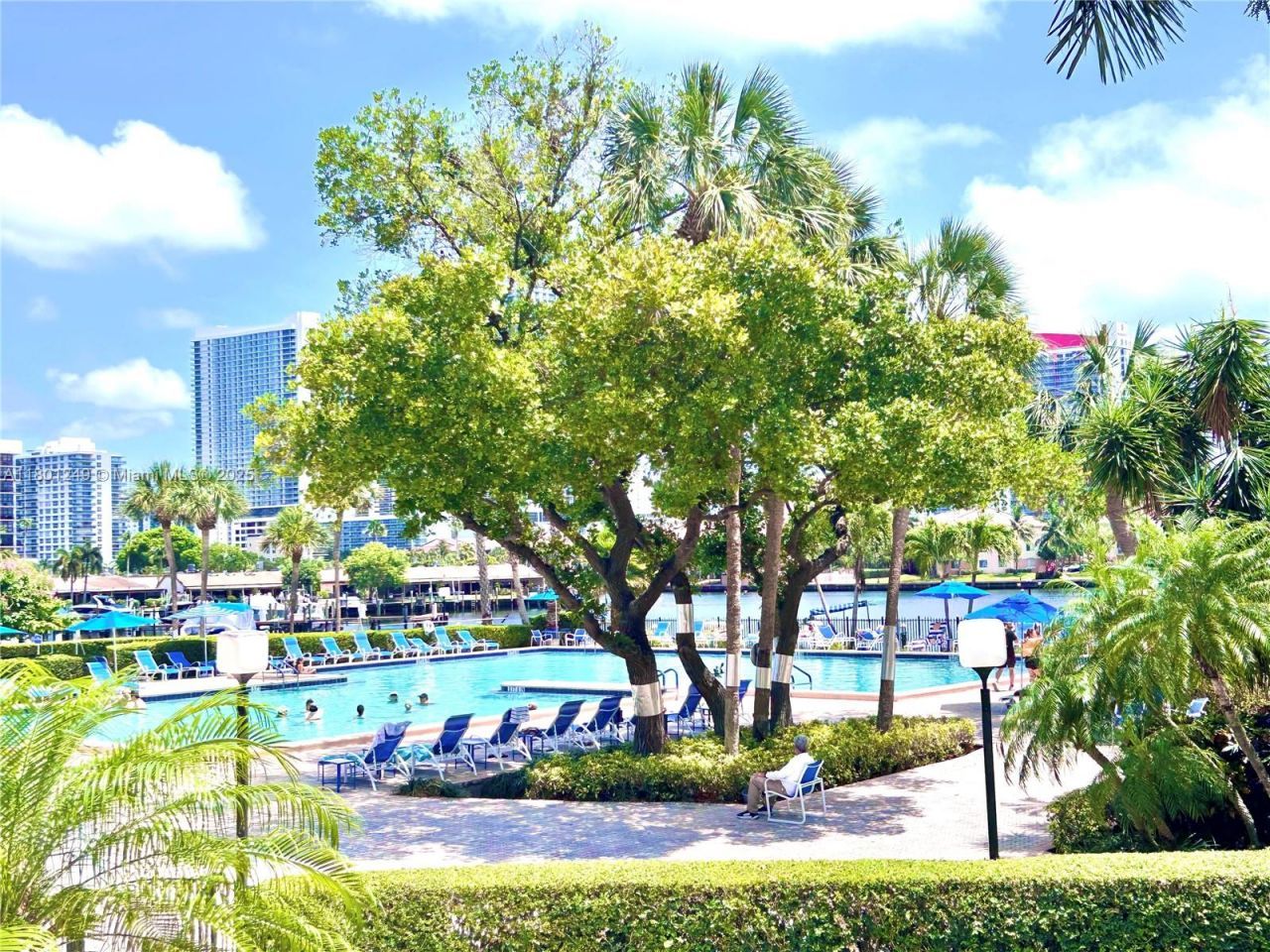 600 Three Islands Blvd, Unit 905, Hallandale Beach, FL 33009 Photo