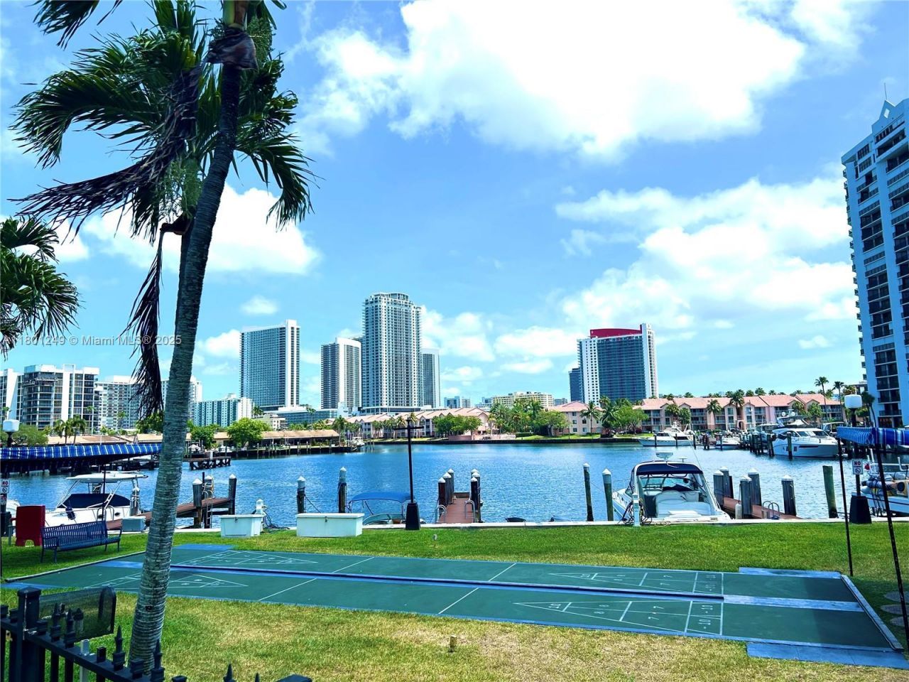 600 Three Islands Blvd, Unit 905, Hallandale Beach, FL 33009 Photo