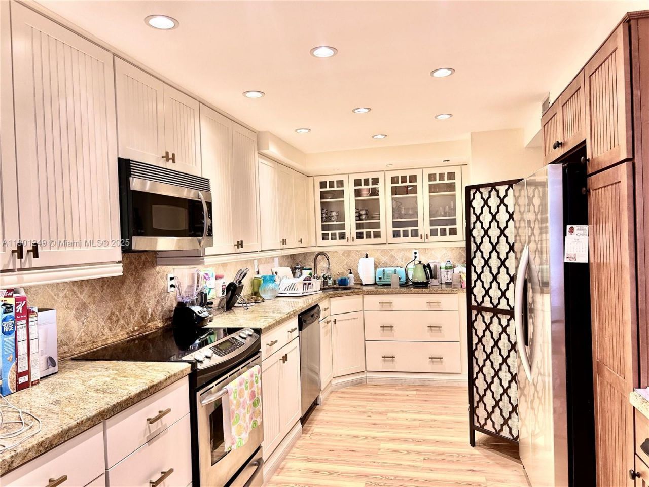 600 Three Islands Blvd, Unit 905, Hallandale Beach, FL 33009 Photo