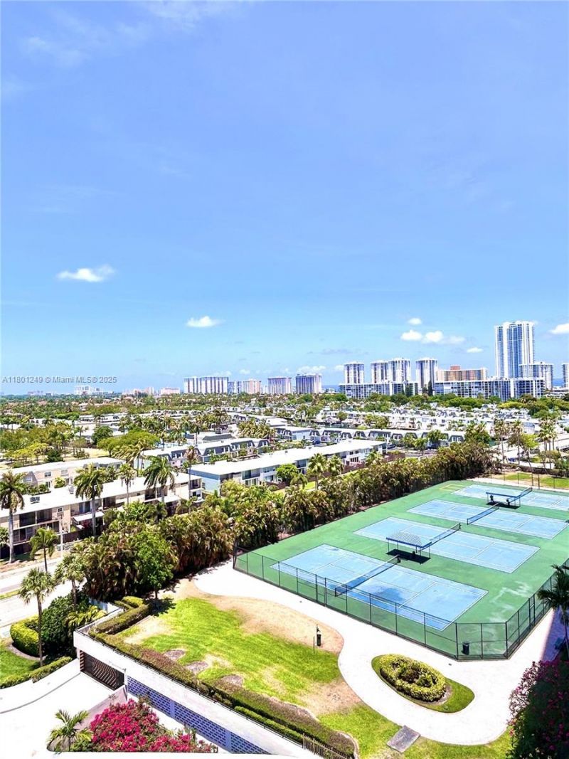 600 Three Islands Blvd, Unit 905, Hallandale Beach, FL 33009 Photo