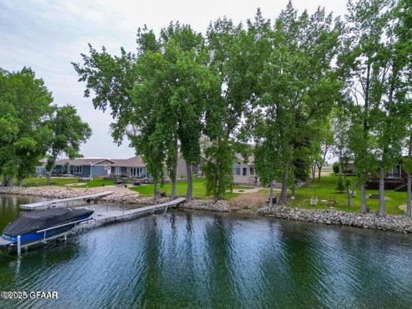 1032 GOLDEN SHORES Drive, Hatton, ND 58240