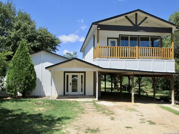 23127 Opportunity, Elmendorf, TX 78112