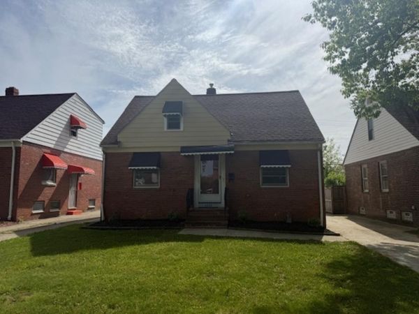 5533 Beechwood Avenue, Maple Heights, OH 44137