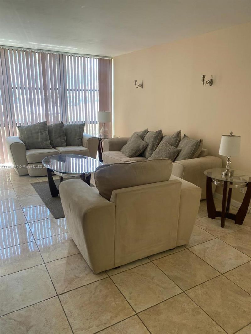 800 Parkview Dr, Unit 104, Hallandale Beach, FL 33009 Photo