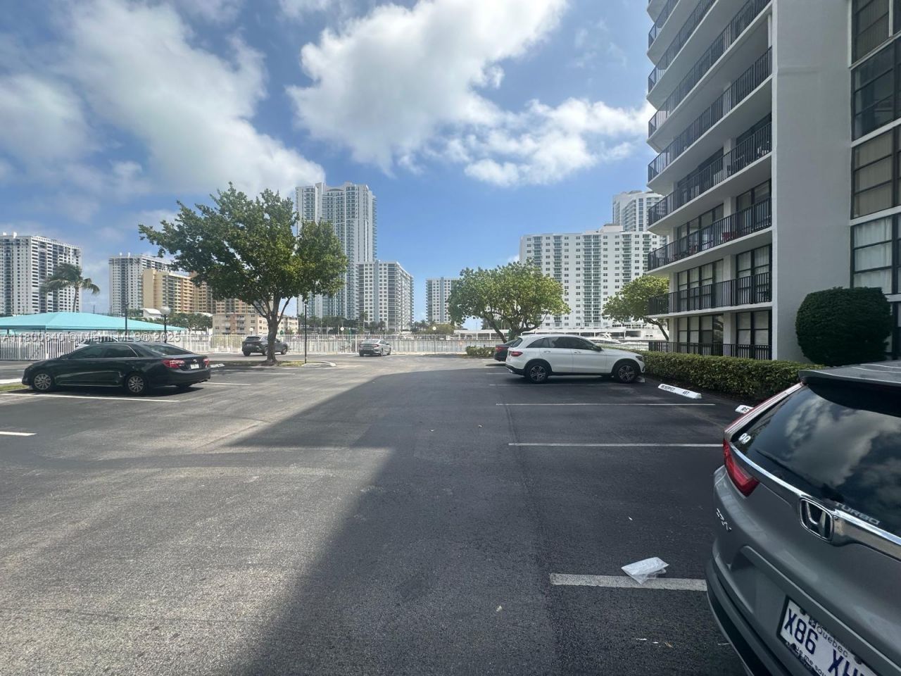 800 Parkview Dr, Unit 104, Hallandale Beach, FL 33009 Photo