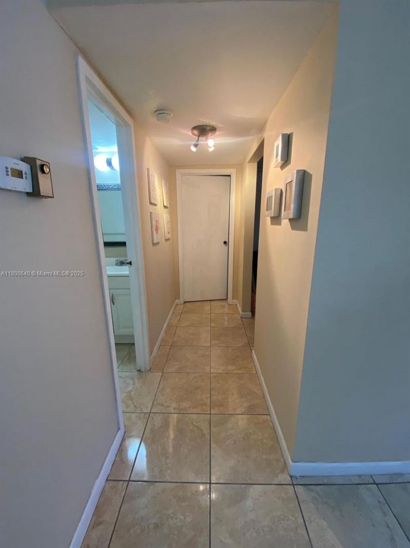 800 Parkview Dr, Unit 104, Hallandale Beach, FL 33009 Photo