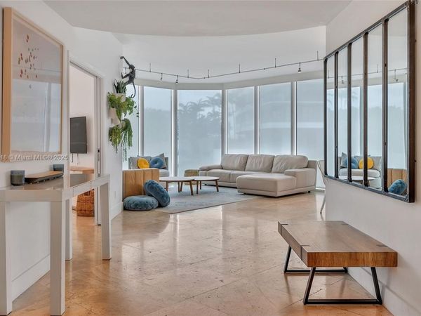 300 S Pointe Dr, Unit 403, Miami Beach, FL 33139