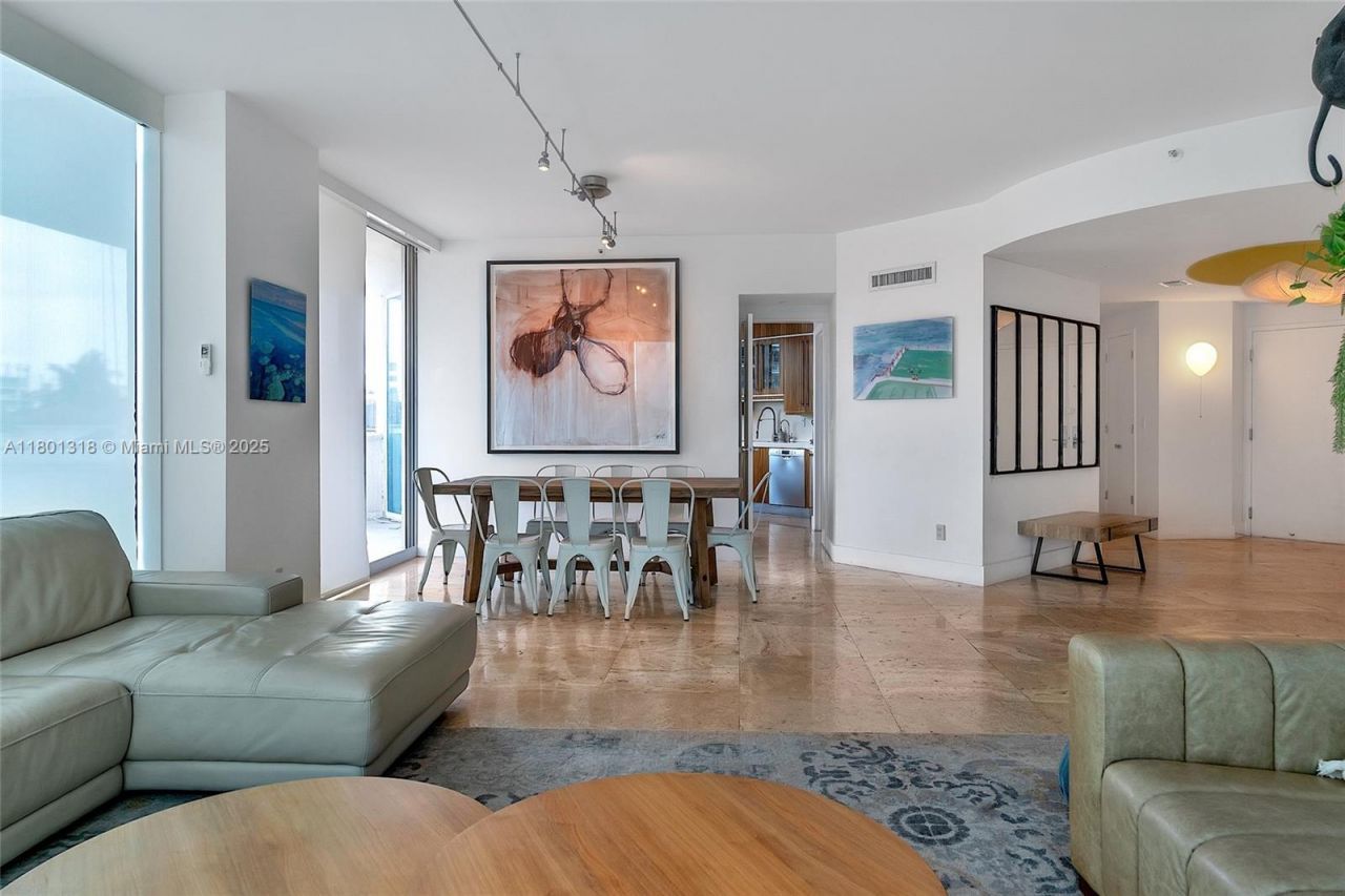 300 S Pointe Dr, Unit 403, Miami Beach, FL 33139 Photo