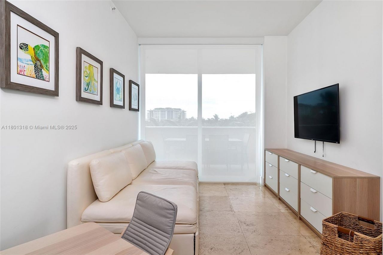 300 S Pointe Dr, Unit 403, Miami Beach, FL 33139 Photo