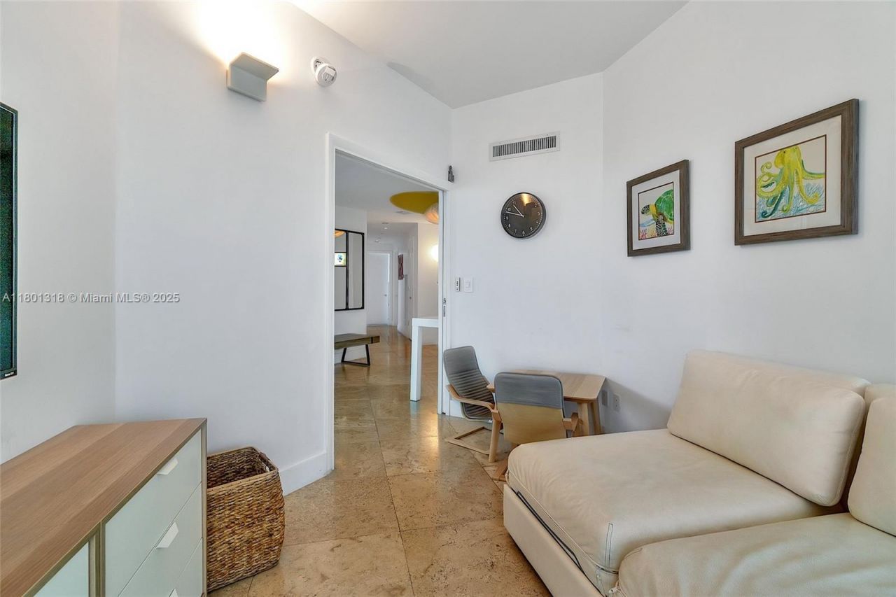 300 S Pointe Dr, Unit 403, Miami Beach, FL 33139 Photo