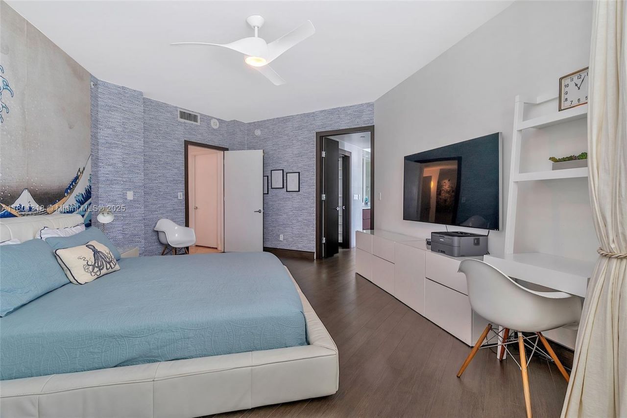 300 S Pointe Dr, Unit 403, Miami Beach, FL 33139 Photo