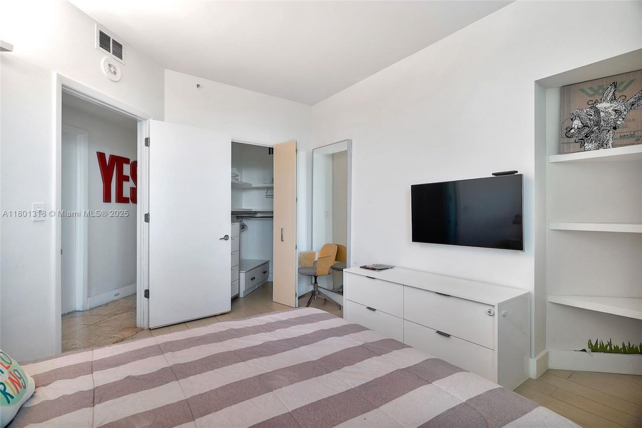 300 S Pointe Dr, Unit 403, Miami Beach, FL 33139 Photo