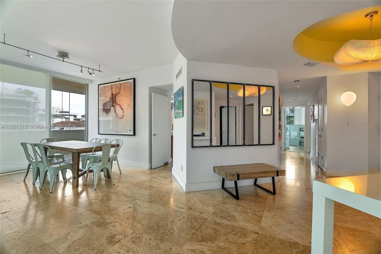 300 S Pointe Dr, Unit 403, Miami Beach, FL 33139 Photo