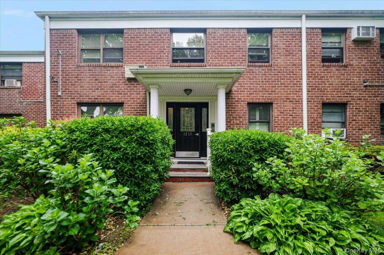 1215 E Broadway, Unit A-13, Hewlett, NY 11557 Main Photo