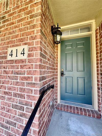 414 Old Pine Way, Walled Lake, MI 48390 Main Photo