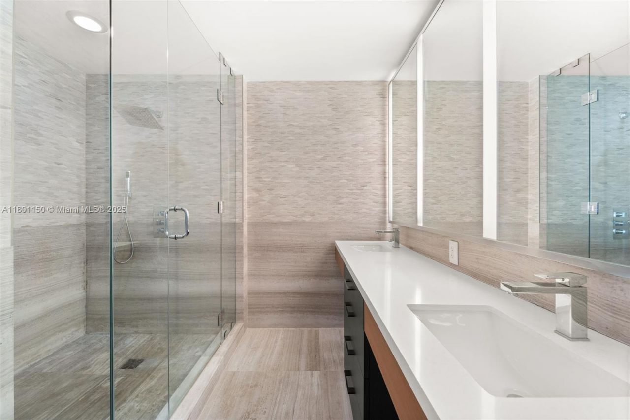 1 Collins Ave, Unit 108, Miami Beach, FL 33139 Photo