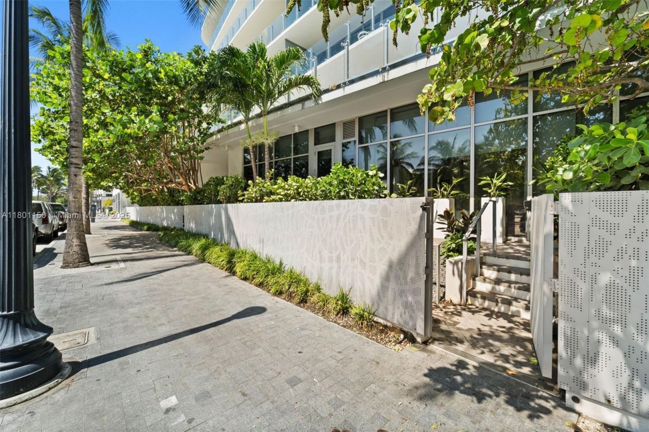 1 Collins Ave, Unit 108, Miami Beach, FL 33139 Photo