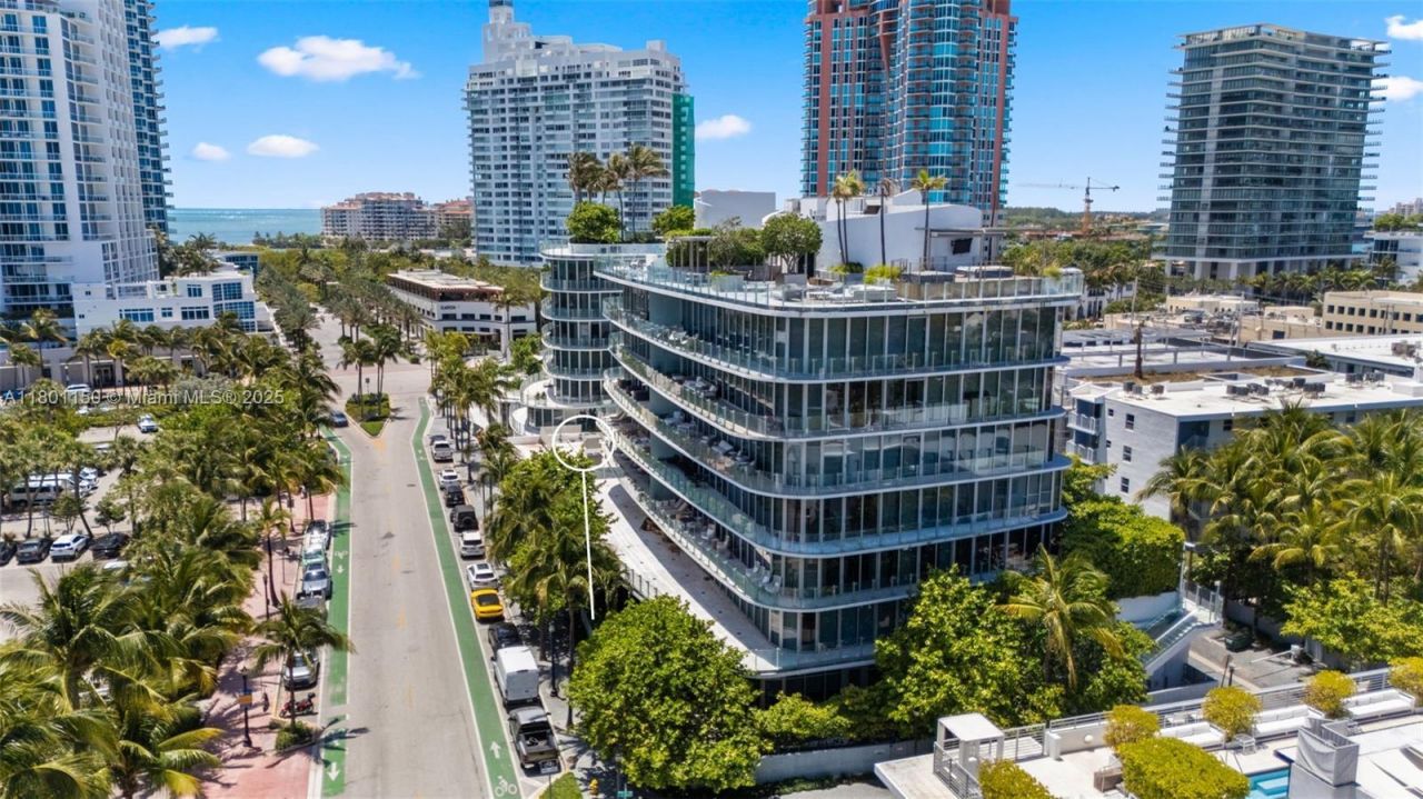 1 Collins Ave, Unit 108, Miami Beach, FL 33139 Photo