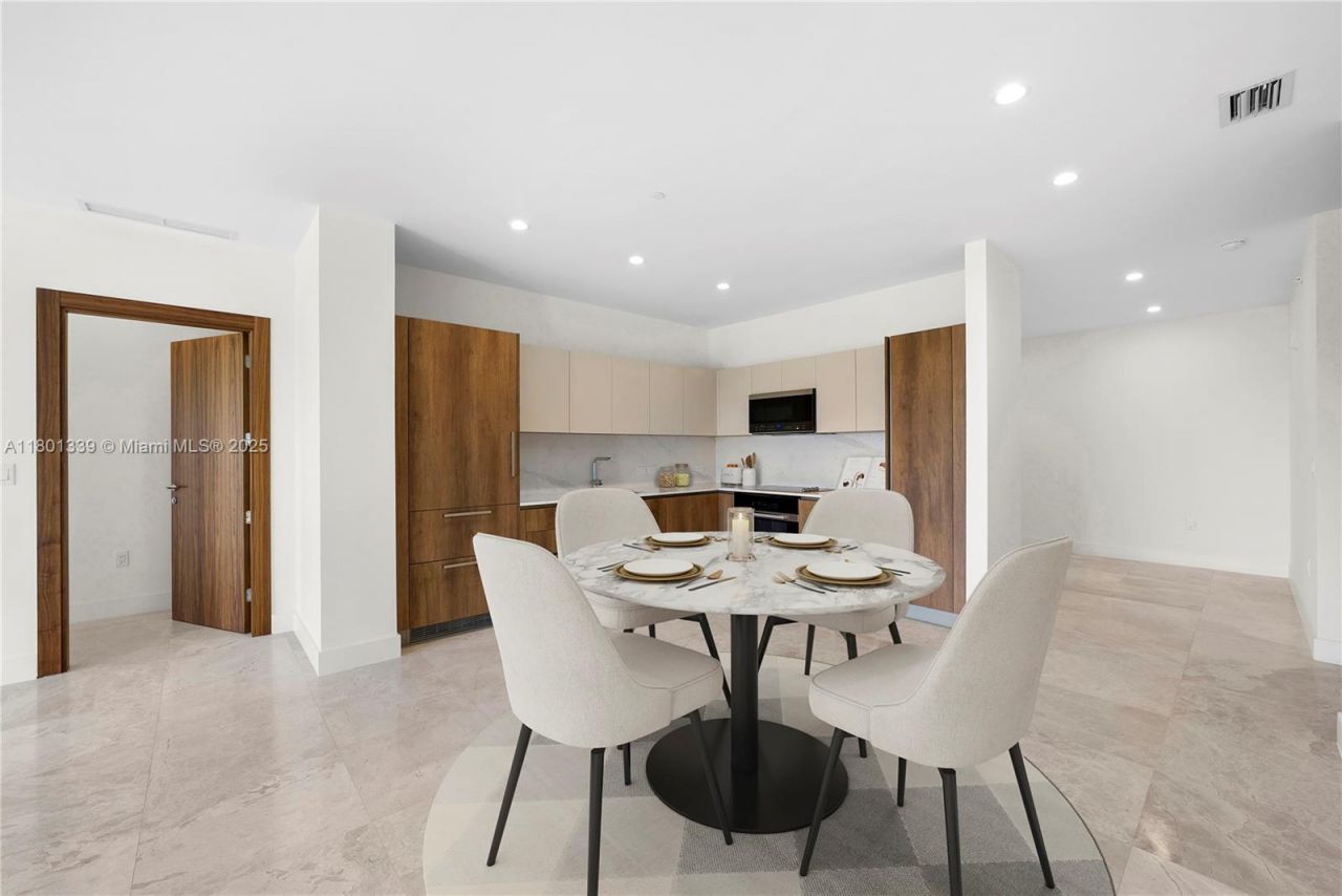 701 Valencia Ave, Unit 401, Coral Gables, FL 33134 Photo