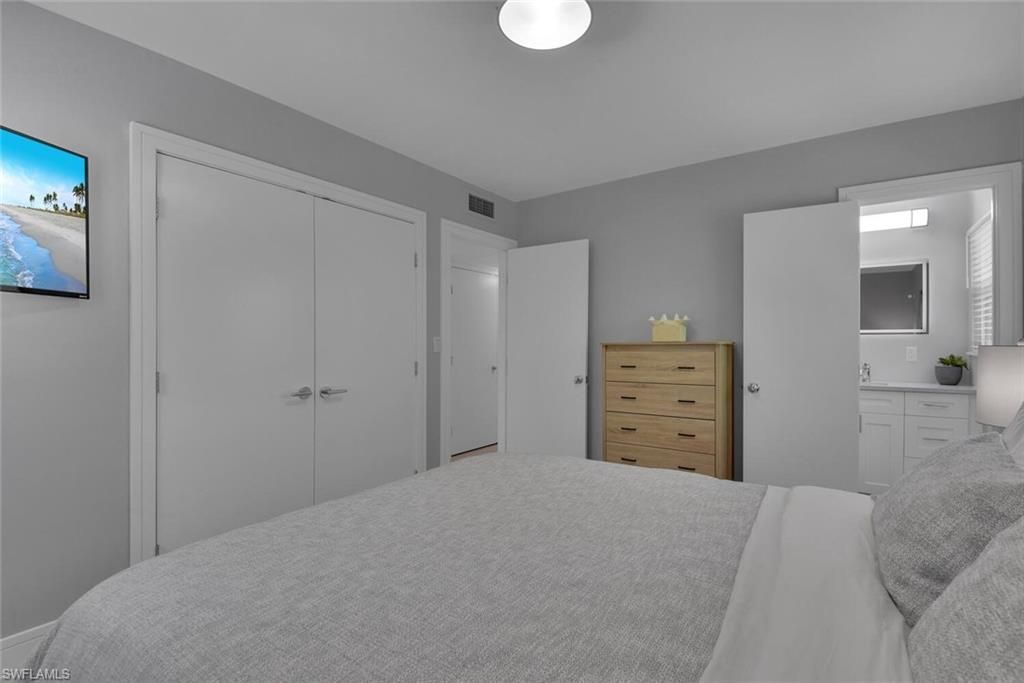 1155 6th St S, Naples, FL 34102 Photo