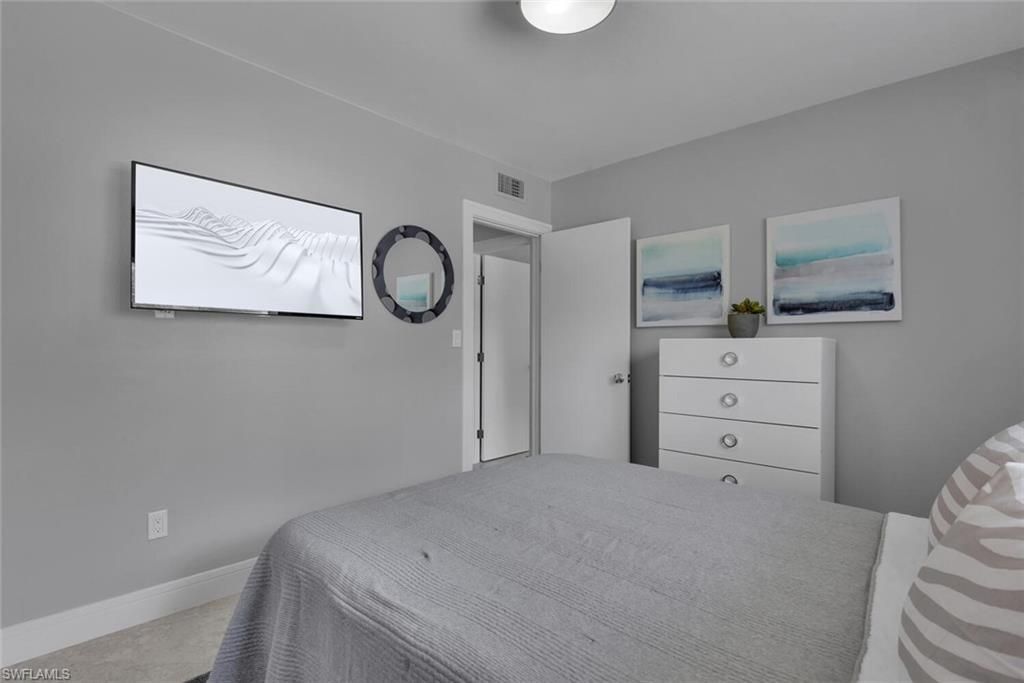 1155 6th St S, Naples, FL 34102 Photo