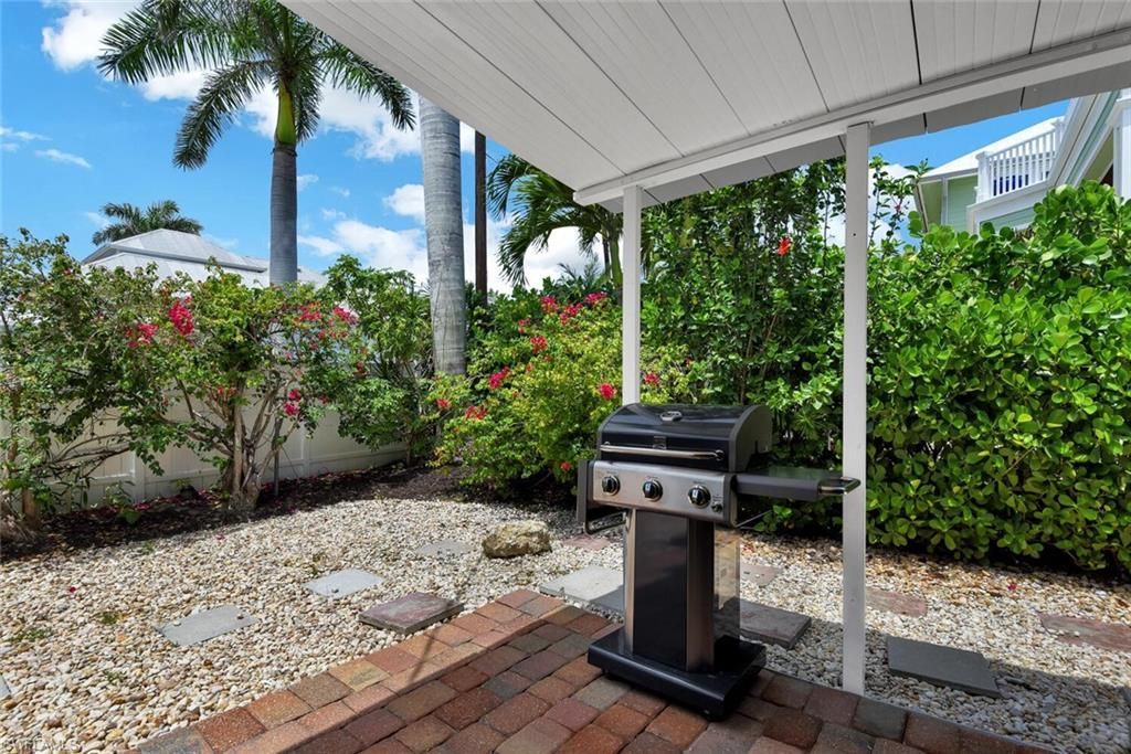 1155 6th St S, Naples, FL 34102 Photo