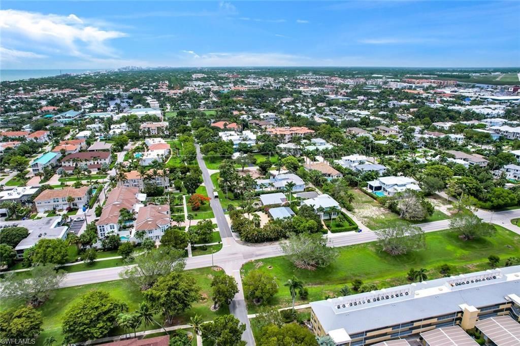 1155 6th St S, Naples, FL 34102 Photo