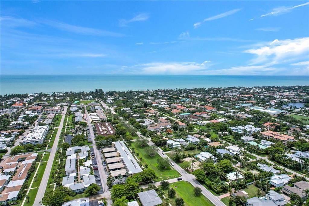 1155 6th St S, Naples, FL 34102 Photo