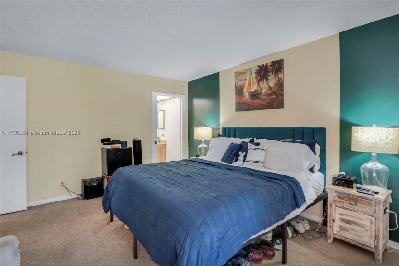 3321 NW 47th Ter, Unit 330, Lauderdale Lakes, FL 33319 Photo