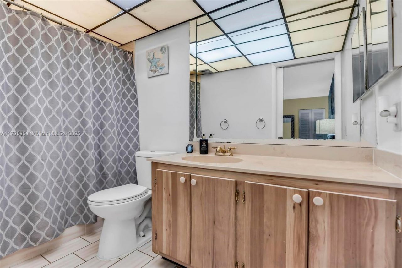 3321 NW 47th Ter, Unit 330, Lauderdale Lakes, FL 33319 Photo