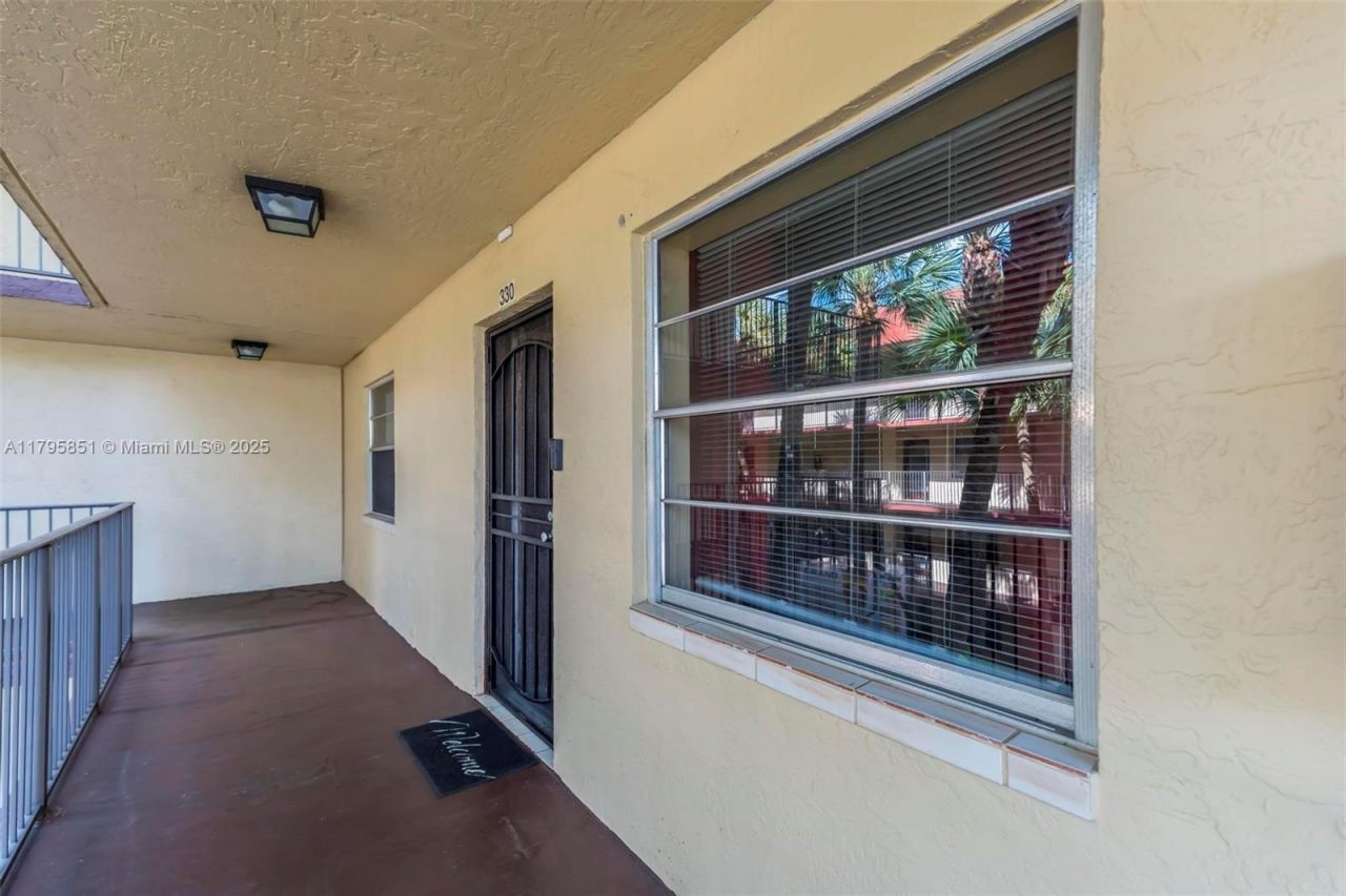 3321 NW 47th Ter, Unit 330, Lauderdale Lakes, FL 33319 Photo