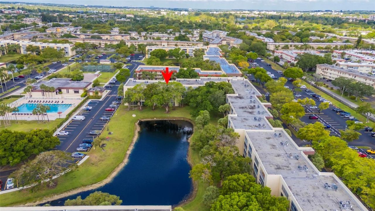 3321 NW 47th Ter, Unit 330, Lauderdale Lakes, FL 33319 Photo