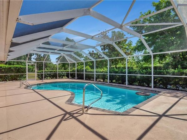 310 Lake AVE, LEHIGH ACRES, FL 33936