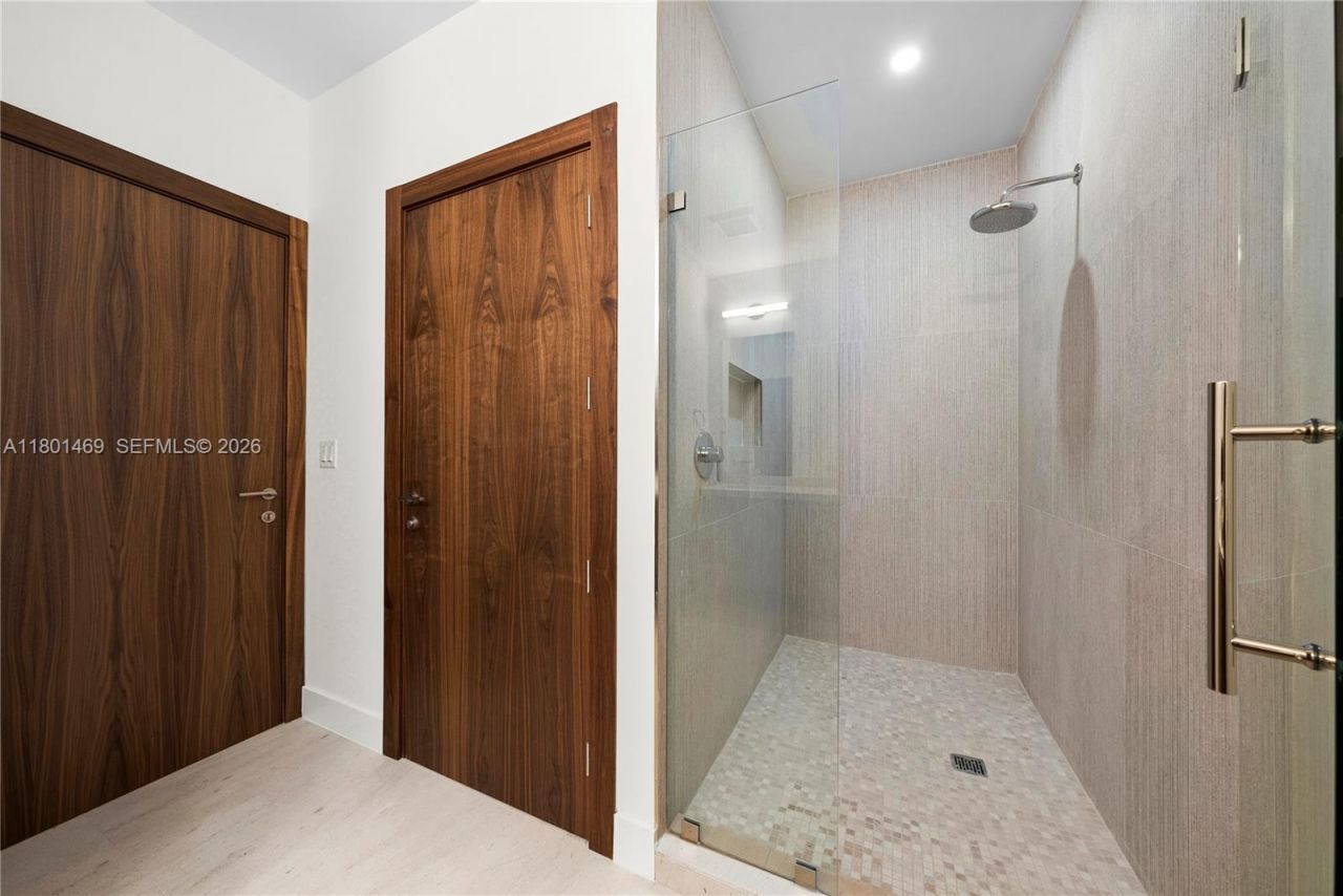 701 Valencia Ave, Unit 403, Coral Gables, FL 33134 Photo