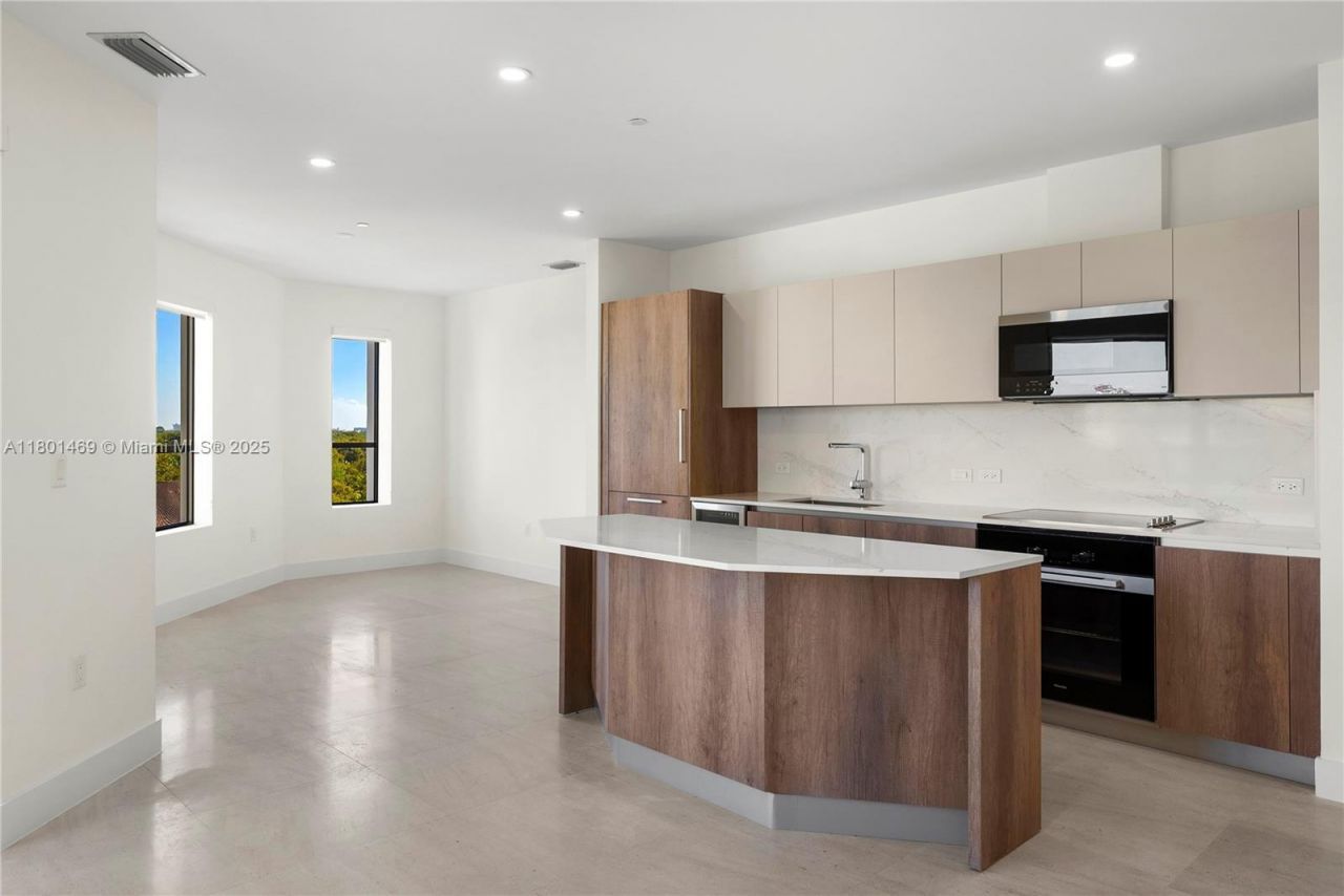 701 Valencia Ave, Unit 403, Coral Gables, FL 33134 Photo