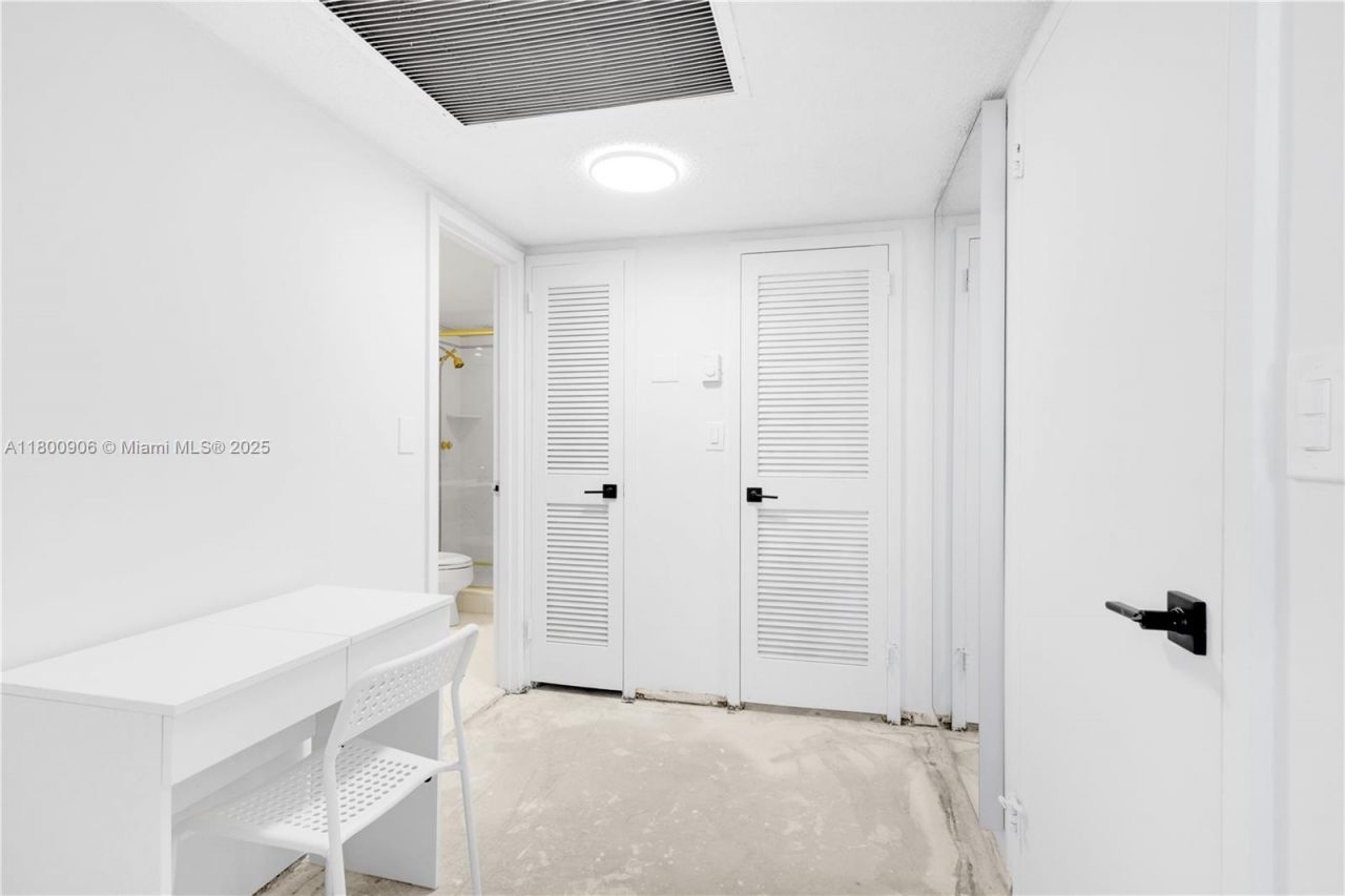 2030 S Ocean Dr, Unit 1708, Hallandale Beach, FL 33009 Photo