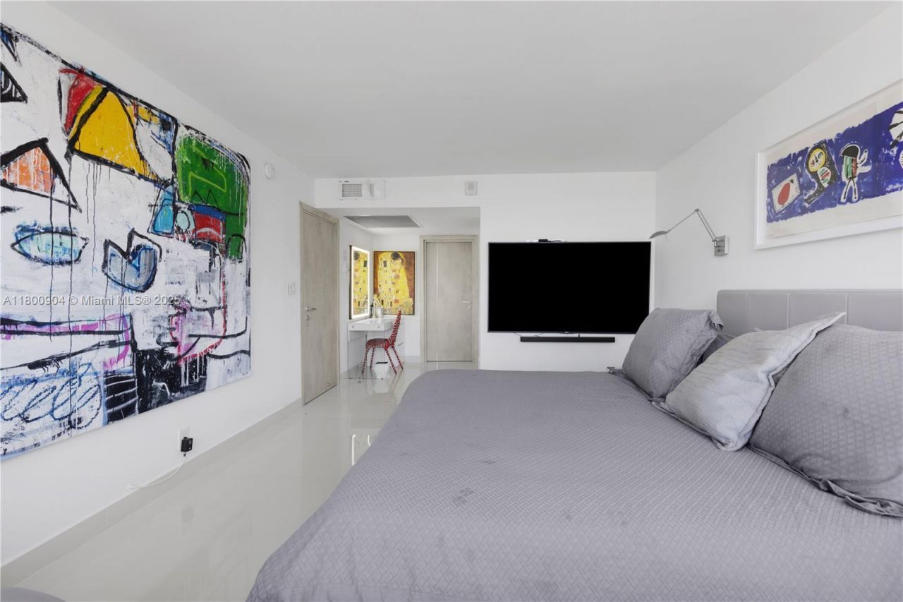 2030 S Ocean Dr, Unit 1707, Hallandale Beach, FL 33009 Photo