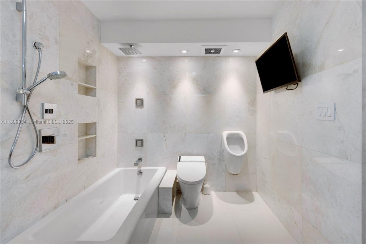 2030 S Ocean Dr, Unit 1707, Hallandale Beach, FL 33009 Photo