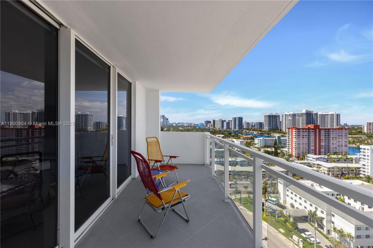 2030 S Ocean Dr, Unit 1707, Hallandale Beach, FL 33009 Photo