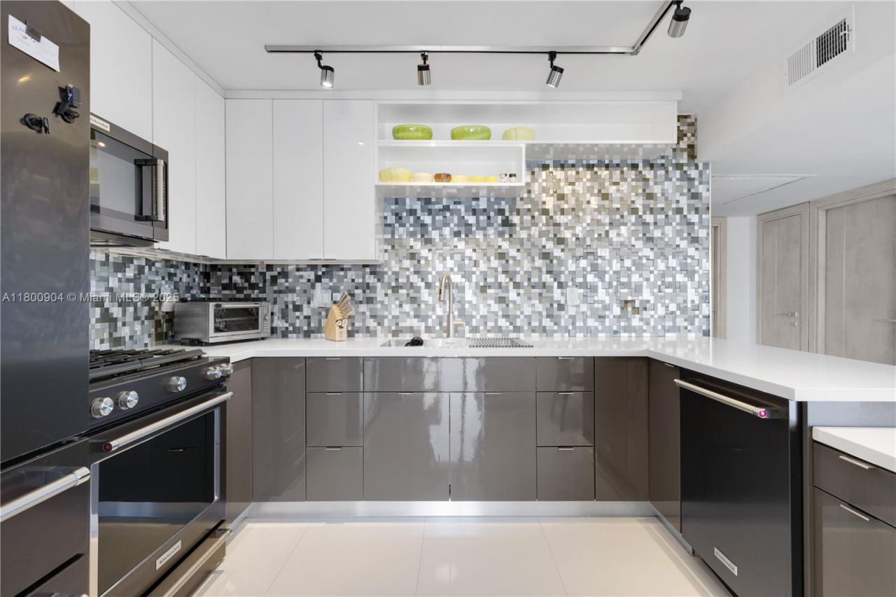 2030 S Ocean Dr, Unit 1707, Hallandale Beach, FL 33009 Photo