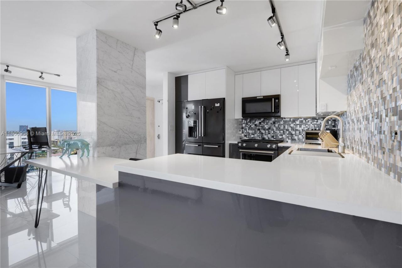 2030 S Ocean Dr, Unit 1707, Hallandale Beach, FL 33009 Photo