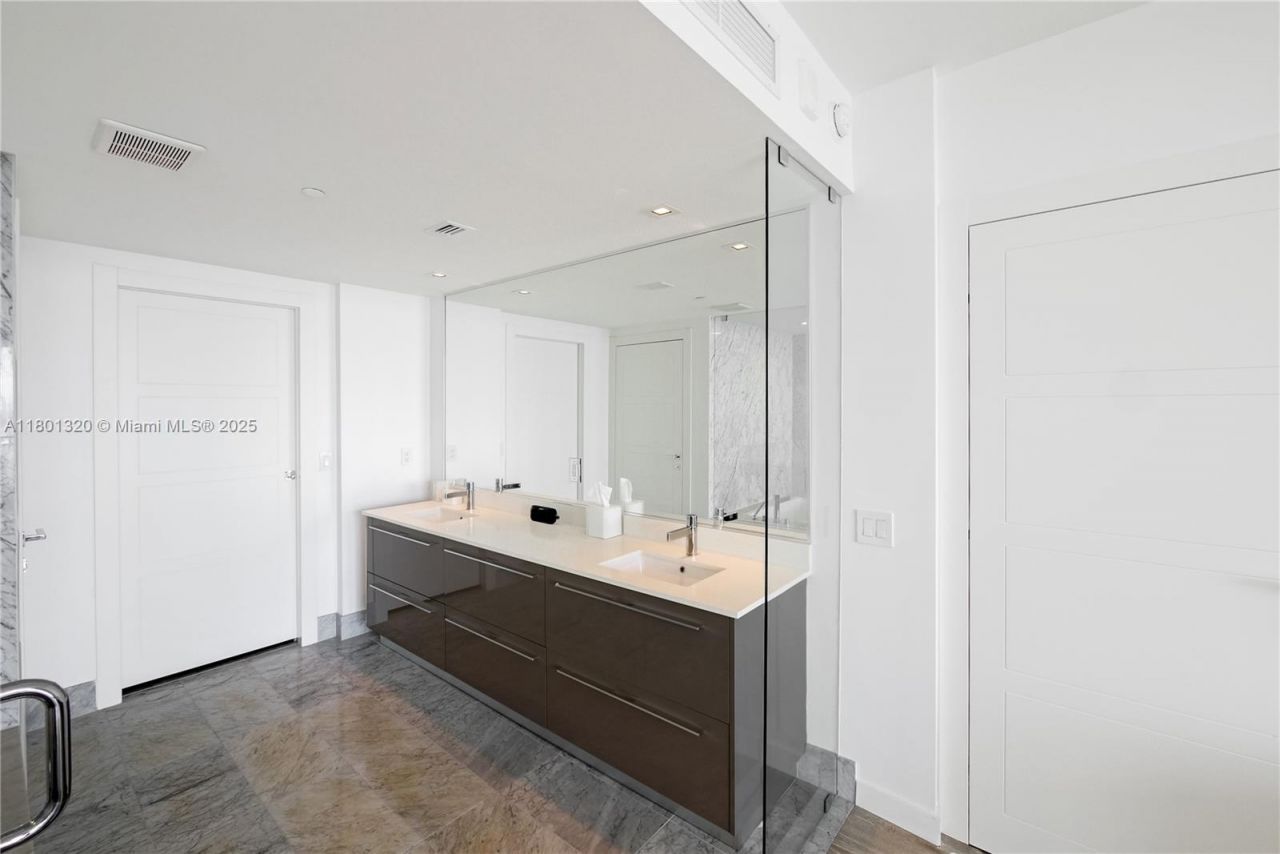 3131 NE 7th Ave, Unit 3606, Miami, FL 33137 Photo