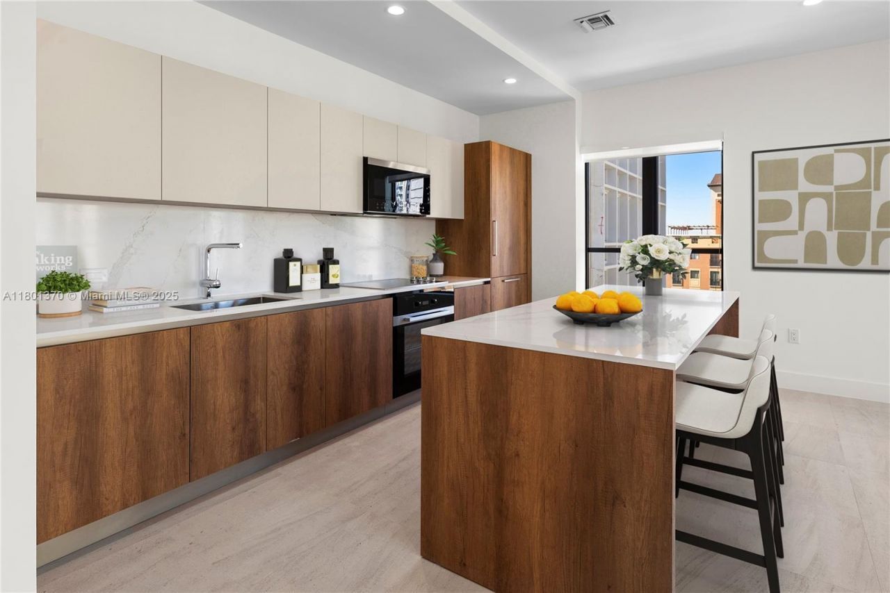 701 Valencia Ave, Unit 402, Coral Gables, FL 33134 Photo