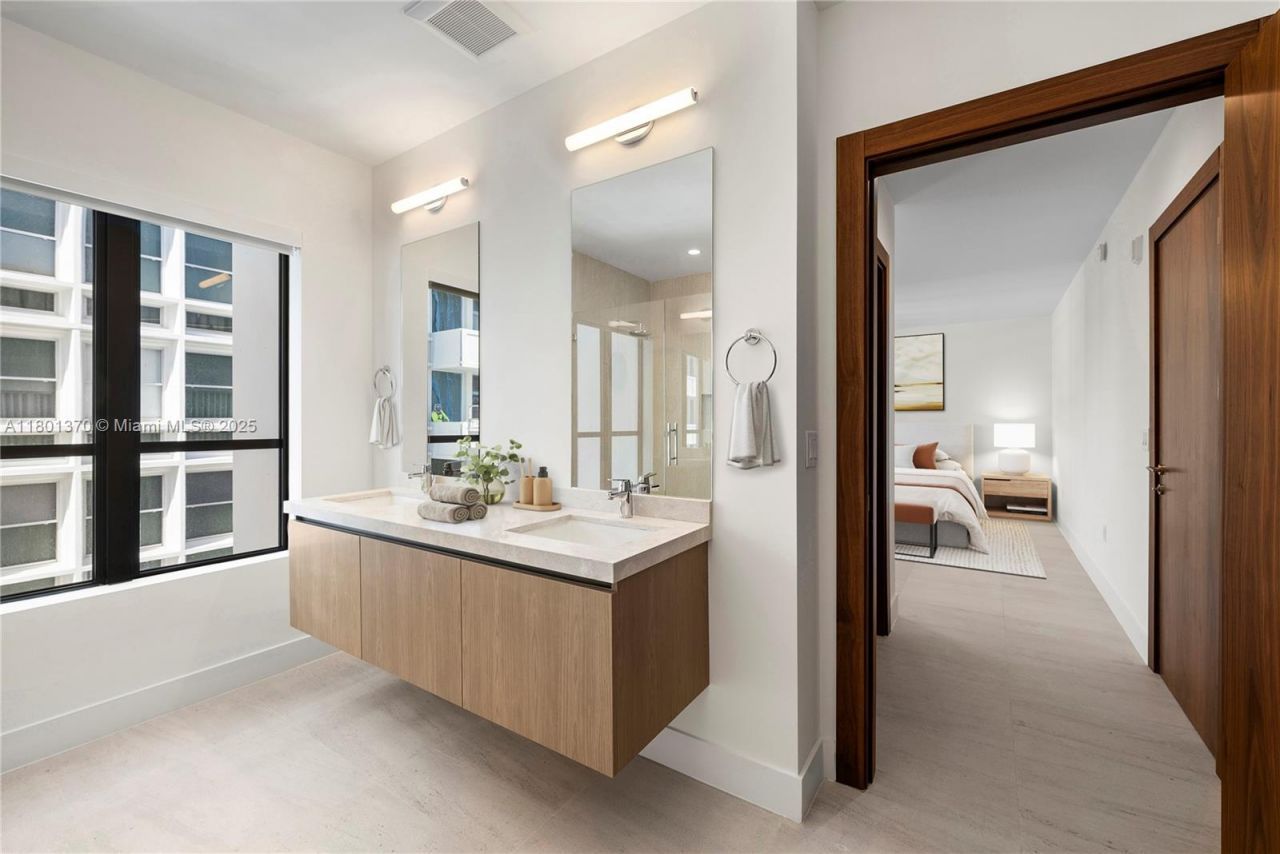 701 Valencia Ave, Unit 402, Coral Gables, FL 33134 Photo