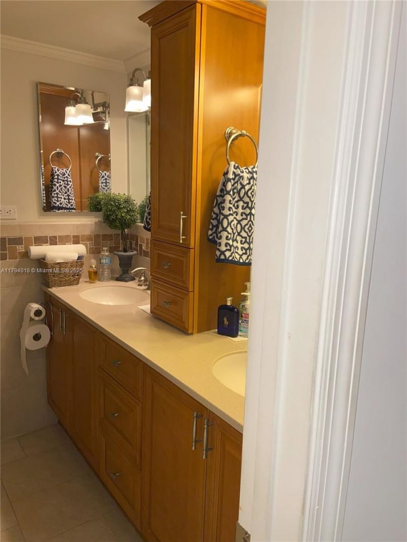 3180 S Ocean Dr, Unit 716, Hallandale Beach, FL 33009 Photo