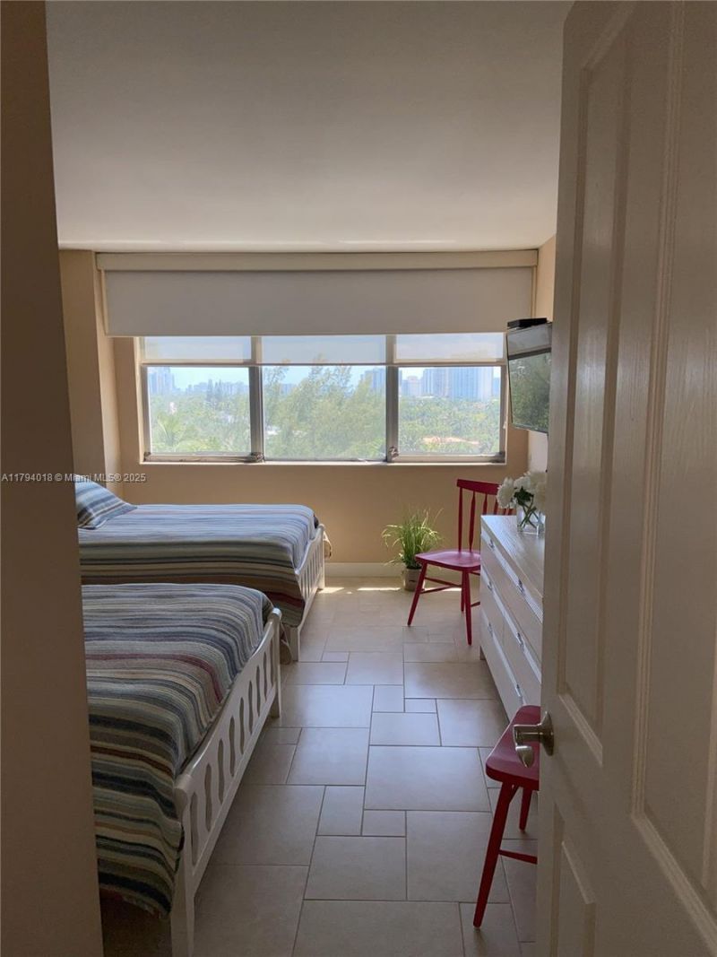 3180 S Ocean Dr, Unit 716, Hallandale Beach, FL 33009 Photo