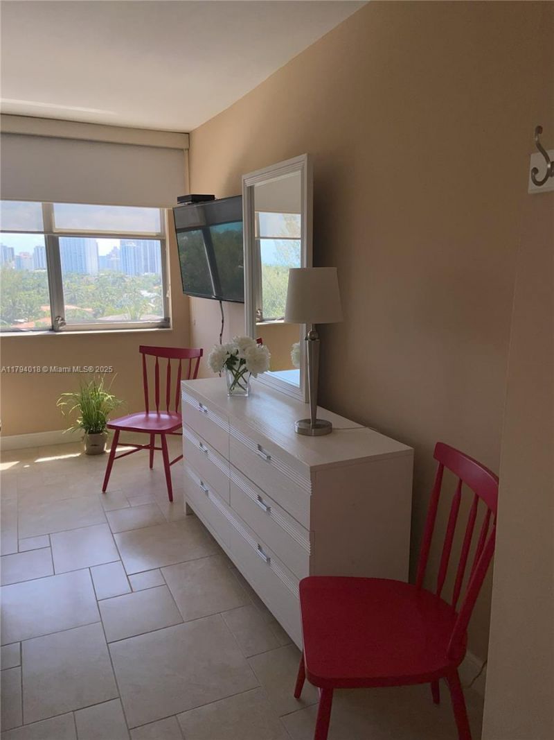 3180 S Ocean Dr, Unit 716, Hallandale Beach, FL 33009 Photo