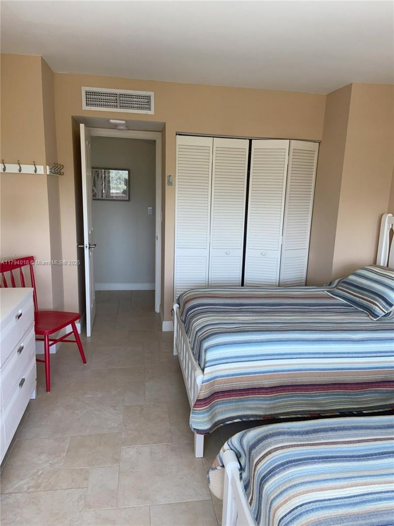 3180 S Ocean Dr, Unit 716, Hallandale Beach, FL 33009 Photo